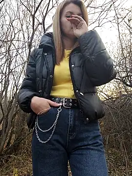 YOOUR_EVAA live sex cam