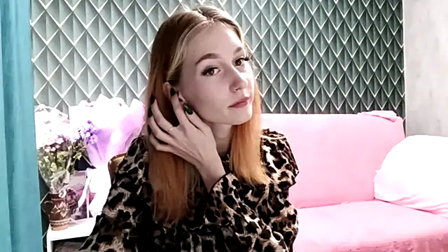 LisaKacitaa live sex cam