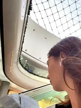 QuitieLia live sex cam