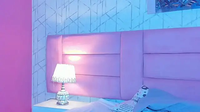 KiikiLovee live sex cam