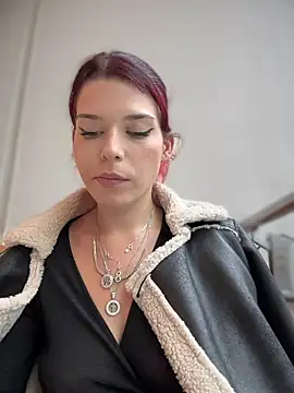 RiriRoseey live sex cam