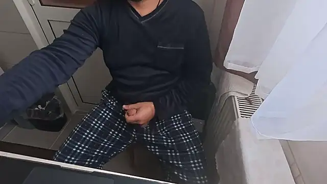 TigerOne19's cam snapshot