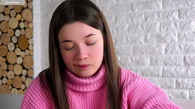 LowOncoming live sex cam