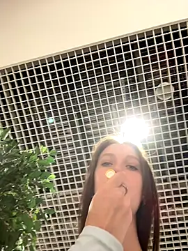 ElliRose live sex cam