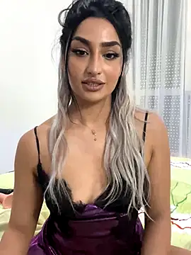 Mia_spicyy live sex cam