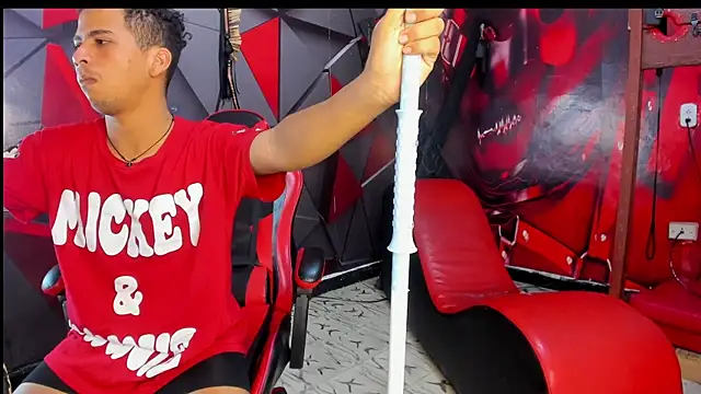 Raphael_Latin's cam snapshot