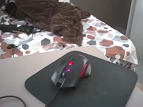 JUNINHOLEKEJR's cam snapshot