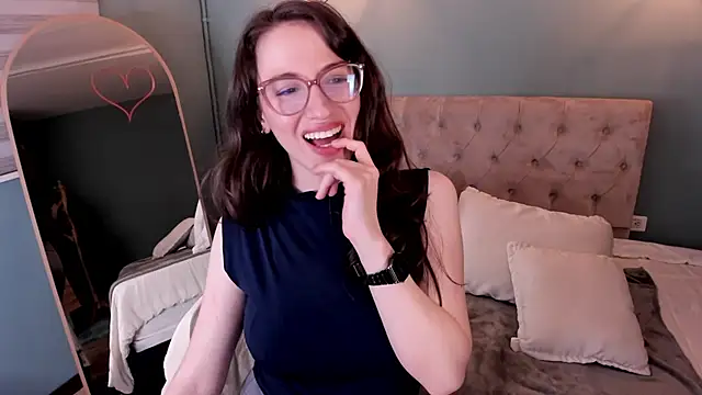 Julianne__ live sex cam