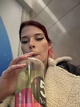 RiriRoseey live sex cam