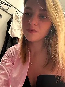 ValenciaShock live sex cam