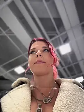 RiriRoseey live sex cam