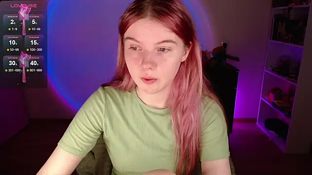 Strawberry_juli live sex cam