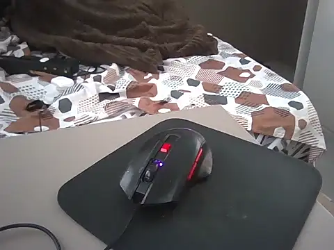 JUNINHOLEKEJR's cam snapshot