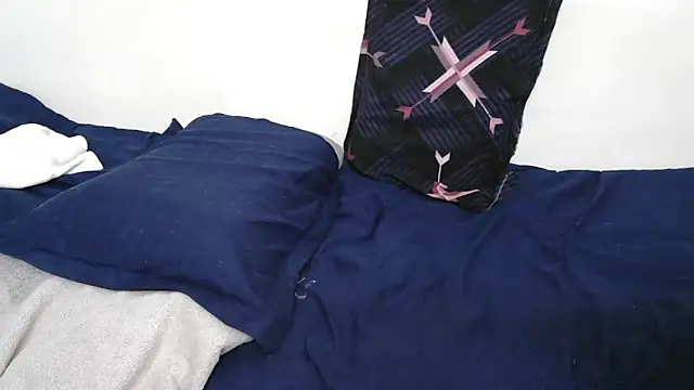 NaughtyThrouple007 live sex cam