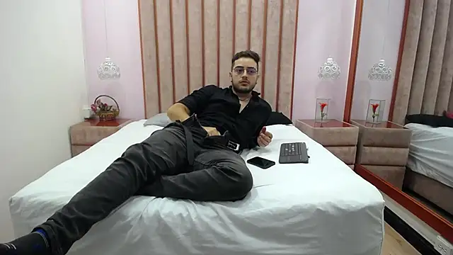 Ethan_Greys's cam snapshot