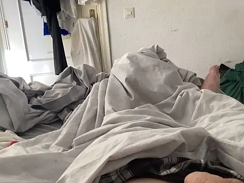 Bossinmidd12 live sex cam