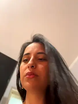 GiaDuque live sex cam