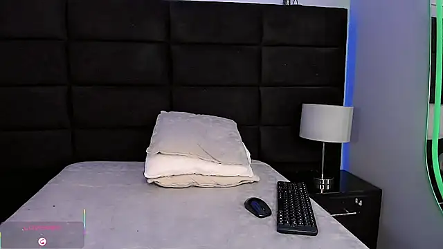 Baddinner live sex cam