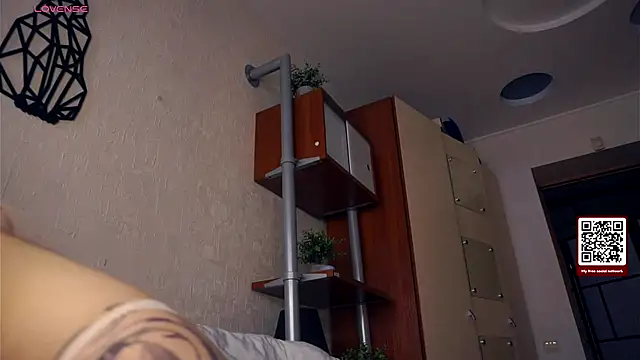 LynetHakes live sex cam