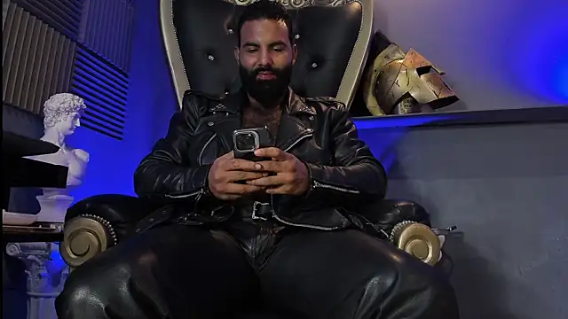 BeardAndrew live sex cam