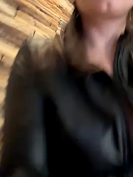 ladywithbigass live sex cam