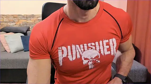 HotHunkTrainer live sex cam