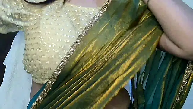 Naina_For_You live sex cam