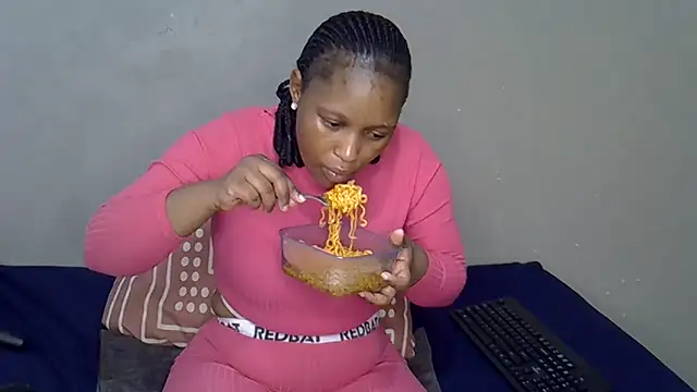 Bellabootie live sex cam