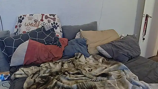 pyrowuff live sex cam