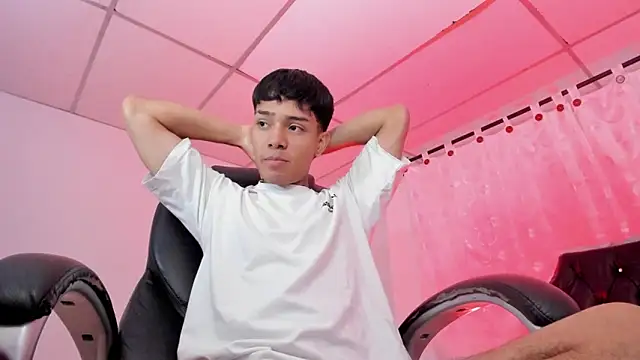 Hunteer_Boy live sex cam