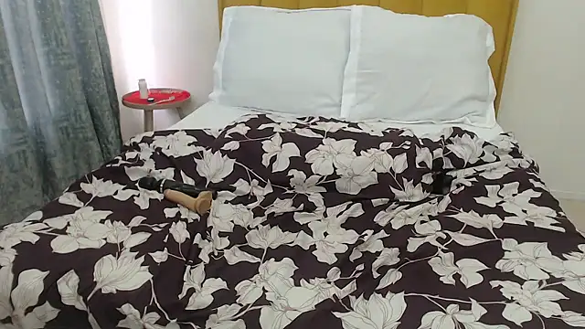 Bella_2025 live sex cam