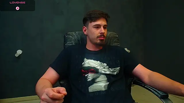 EnzoRace live sex cam