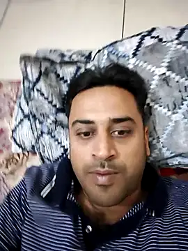 ITZ_GURU live sex cam