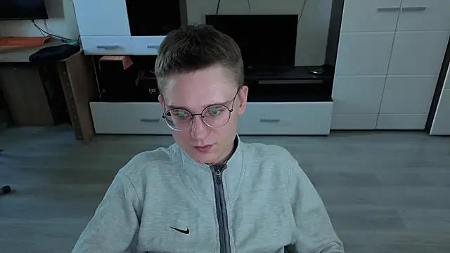 angryzan's cam snapshot