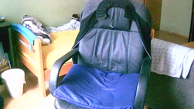 dado-hot12's cam snapshot