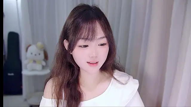 YUANYUAN-A live sex cam