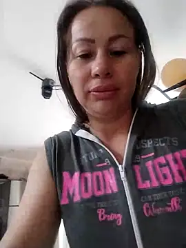 LaraCaliente live sex cam