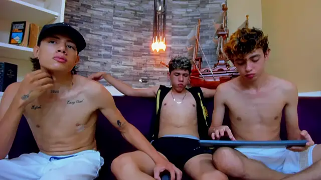 PoisonGuys live sex cam