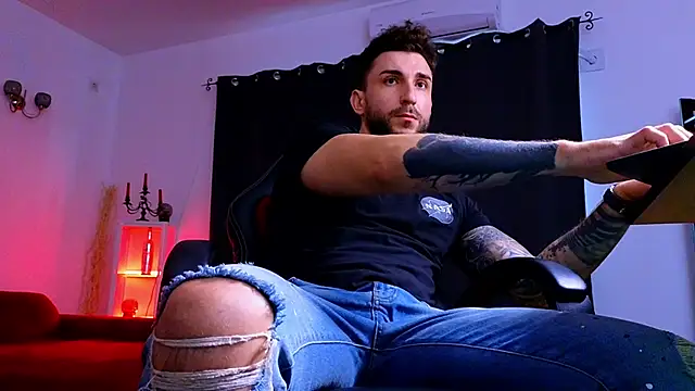 MightyAaron66's cam snapshot