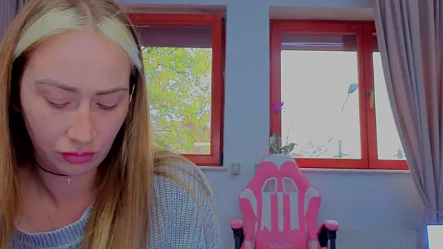 Reina_Cummings live sex cam