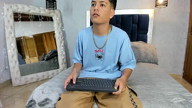 Levy_Steve live sex cam