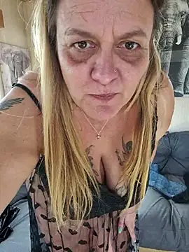 Misspapillon1840 live sex cam