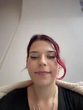 RiriRoseey live sex cam