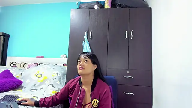 LazyandSniffer28 live sex cam