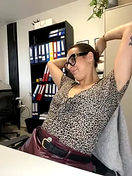 Hii_Lolla live sex cam