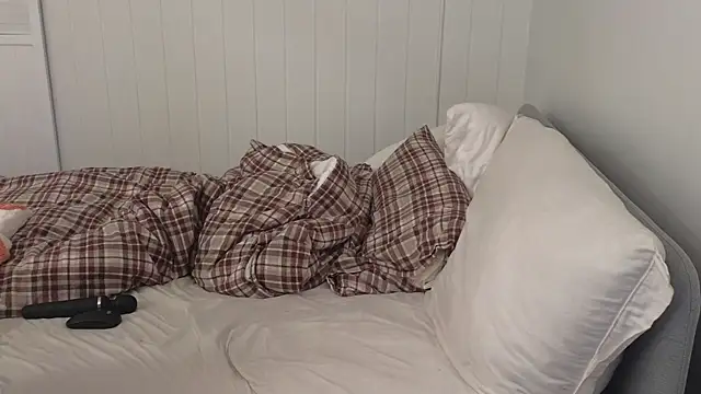 lilleambi live sex cam