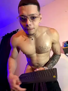 Matt_your_master_ live sex cam