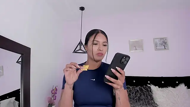 CeliWoods live sex cam