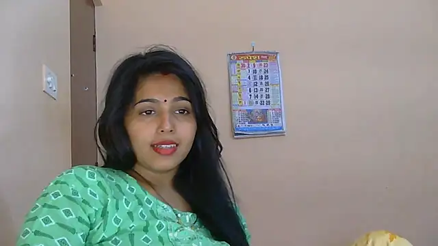Cute-Simmi69 live sex cam