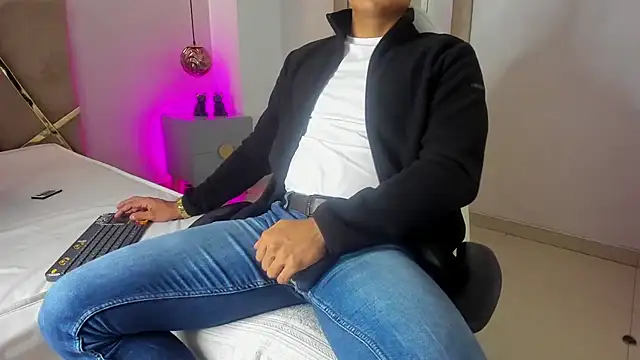 Lucii_fer_ live sex cam